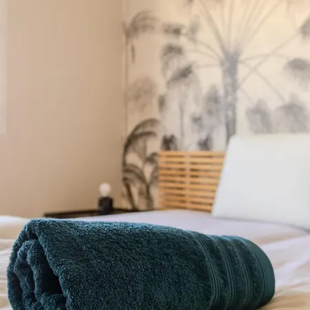 Apartment Juan Les Pins Rooftop, 2 Avec Parking *